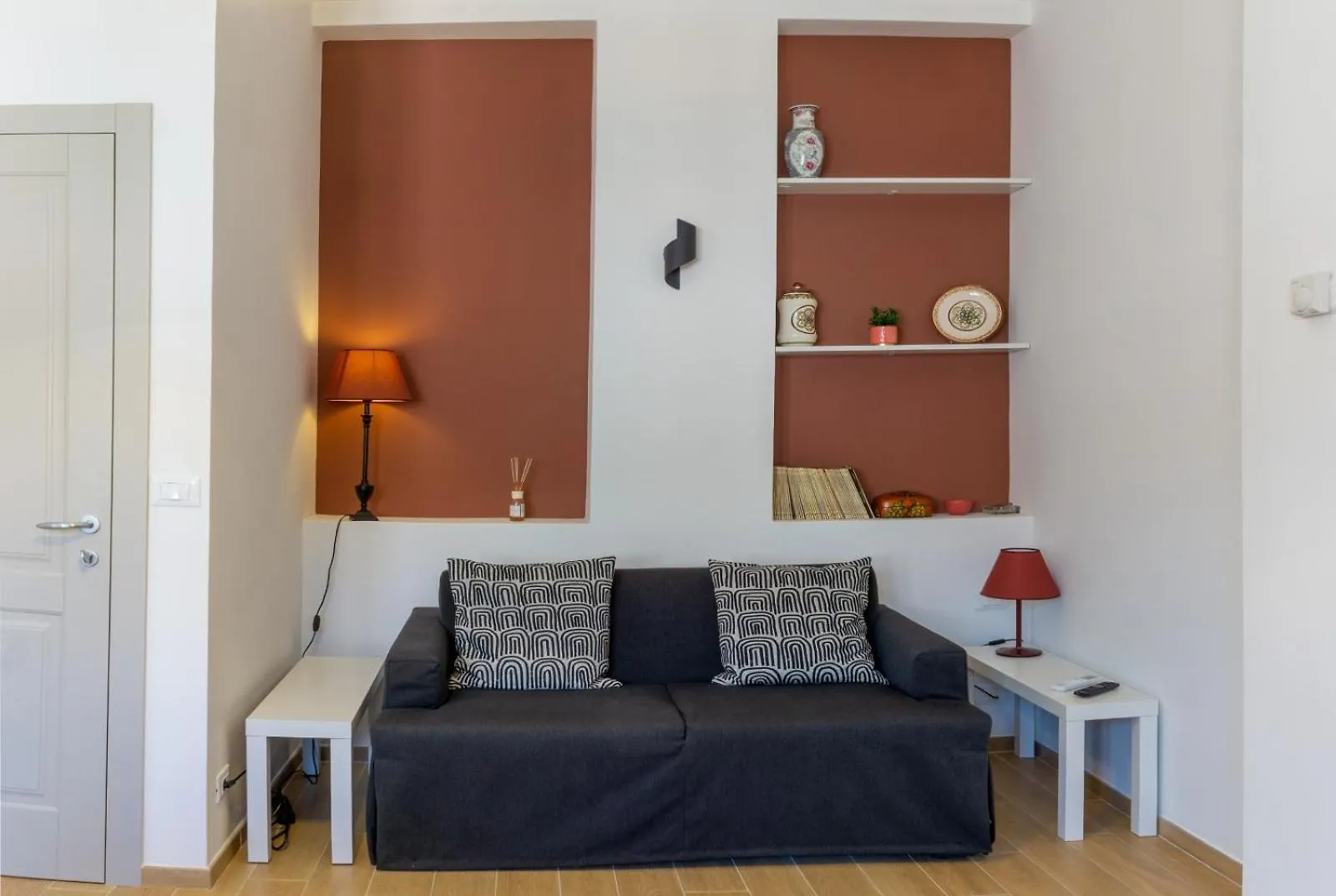 Little Red Apartment Rom